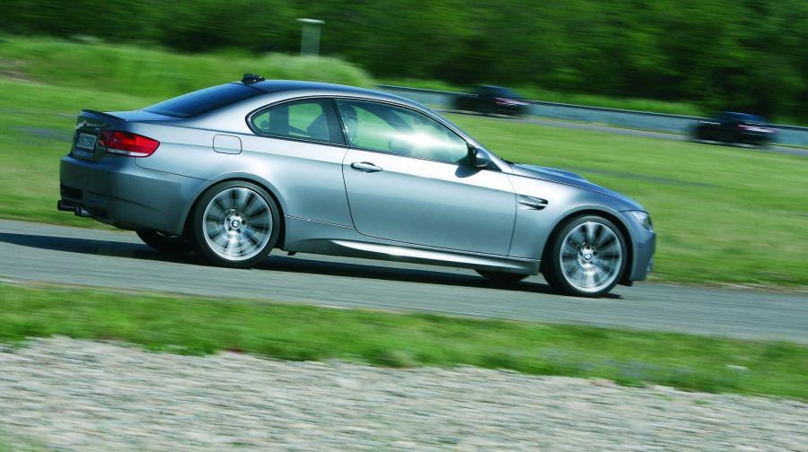  BMW M3 2008 года  (фото 2 из 219)